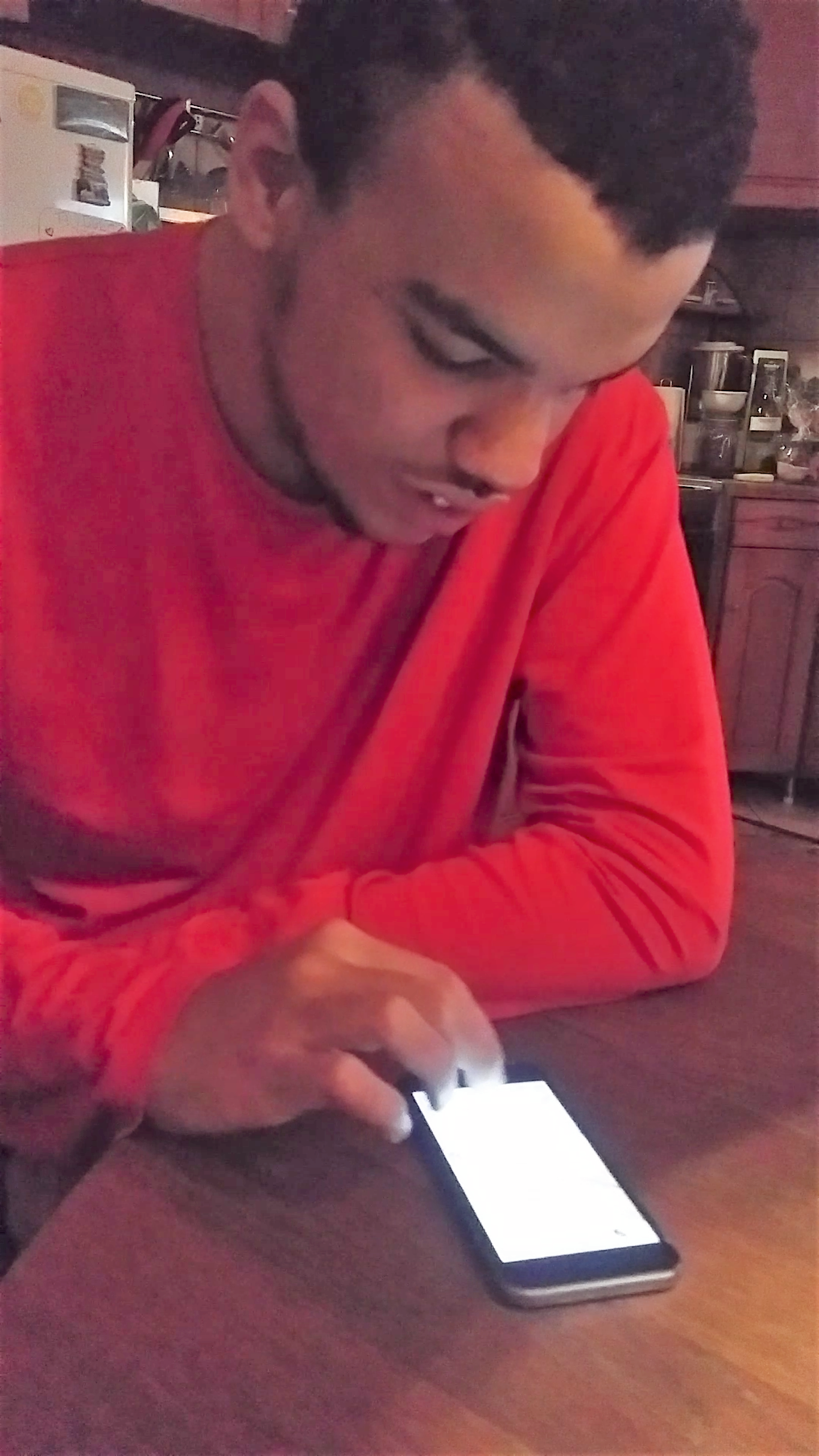 Autismo e abilità sociali. Come insegnare ad usare il cellulare