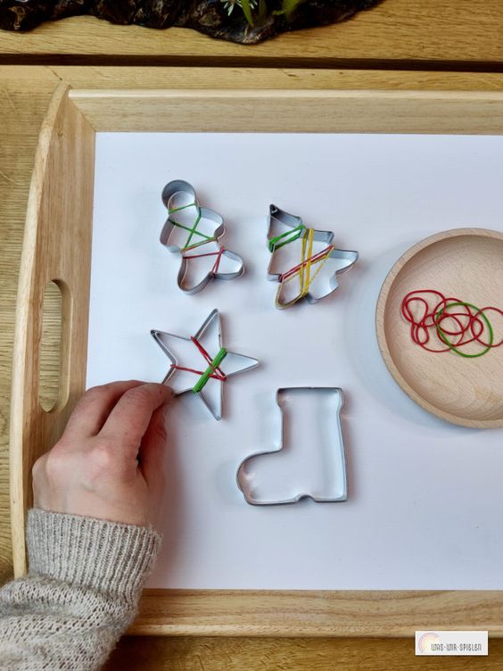 Motricità fine Montessori di Natale